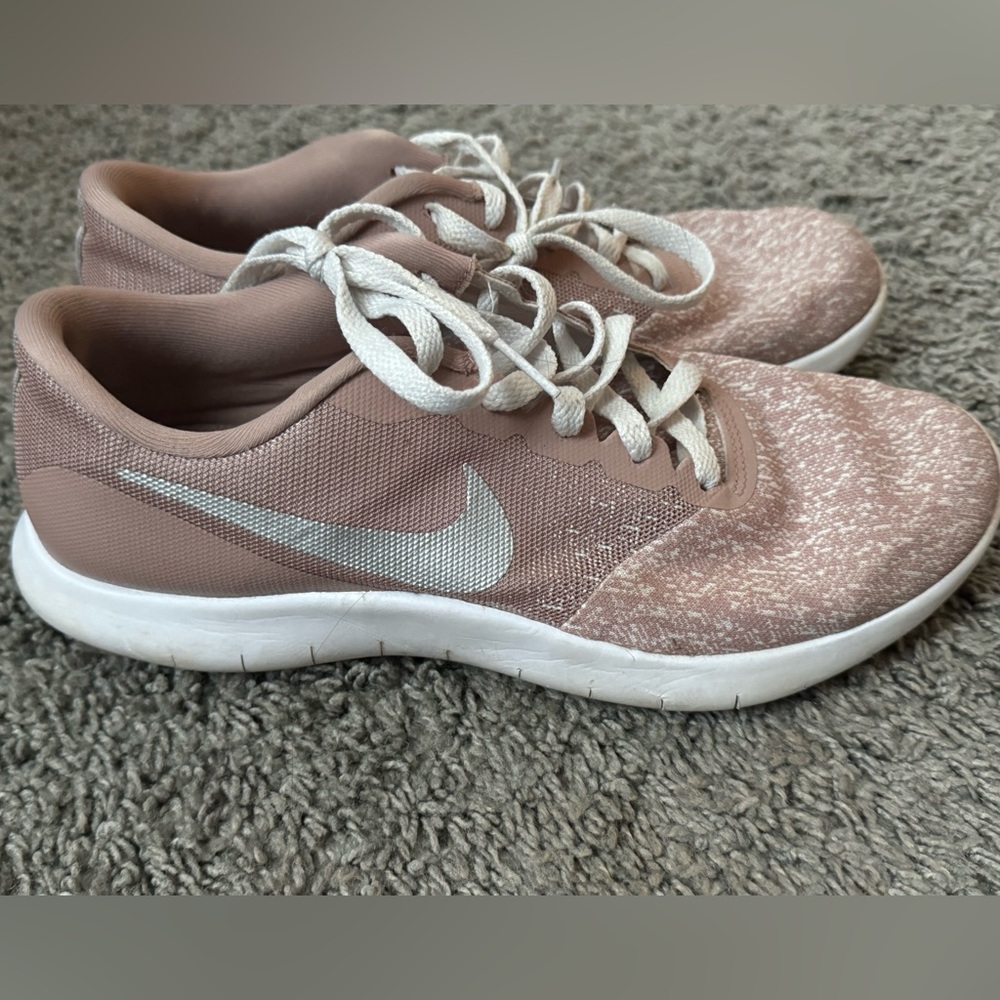 Nike pink and gray tennis shoes